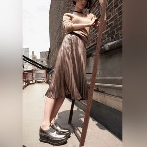 - $520 STUART WEITZMAN PATENT LEATHER
OXFORD KENT PLATFORM METALIC